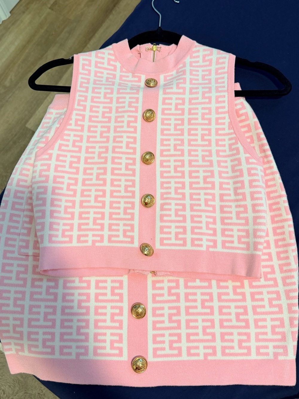 L'ATISTE Pink & White Patterned Sleeveless Knit Button-Front Skirt Set